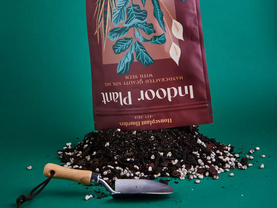 The Hoarders Plant Care Indoor Plant Mix With Neem 3.5L 4 The Hoarders Plant Care Indoor Plant Mix With Neem 3.5L